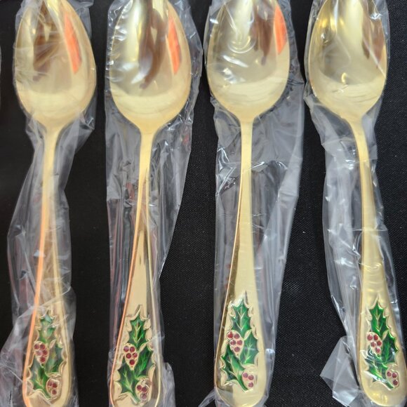 Vintage Hollyberry Gold Plated 20 Piece Service For 4 NIB - Picture 2 of 9